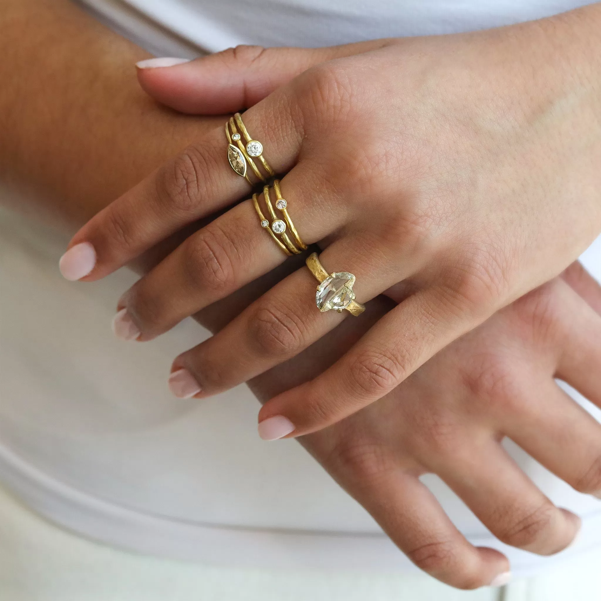 18K Gold Hammered Stacking Ring with Round Inverted White Diamond