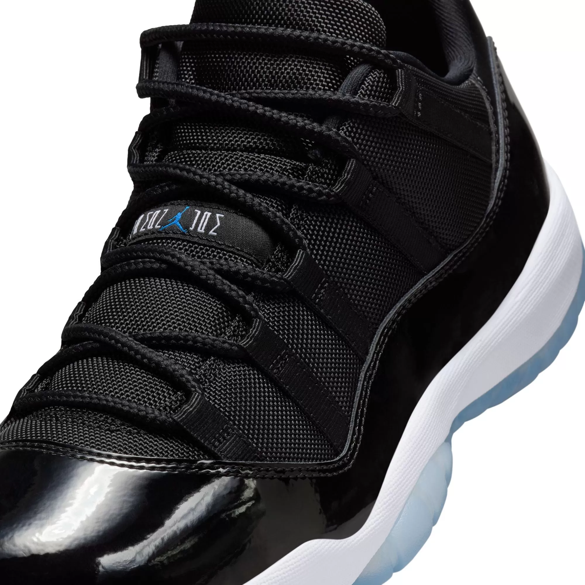 Air Jordan 11 Retro Low 'Black/Varsity Royal'