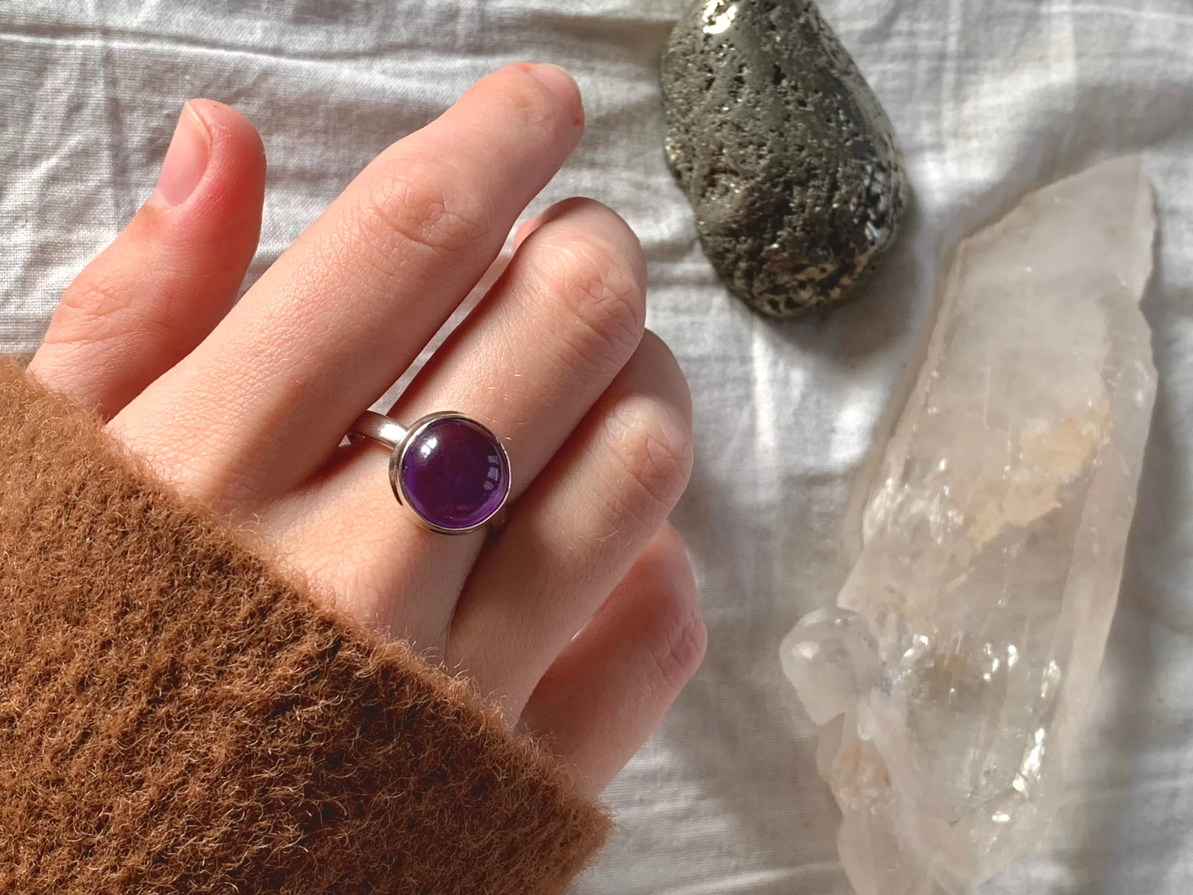 Amethyst Ari Ring - Small Round