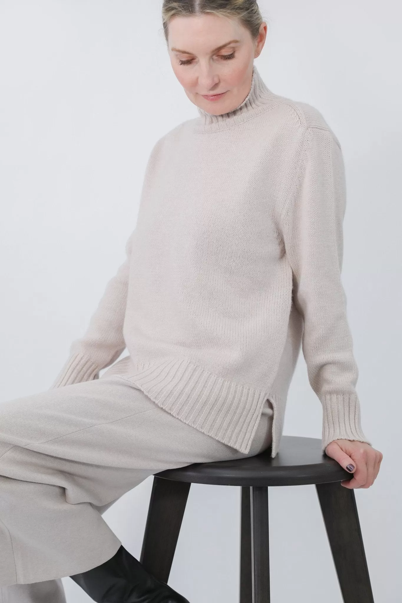 BERWICK TURTLENECK SWEATER IN CASHMERE MERINO 4 PLY KNIT