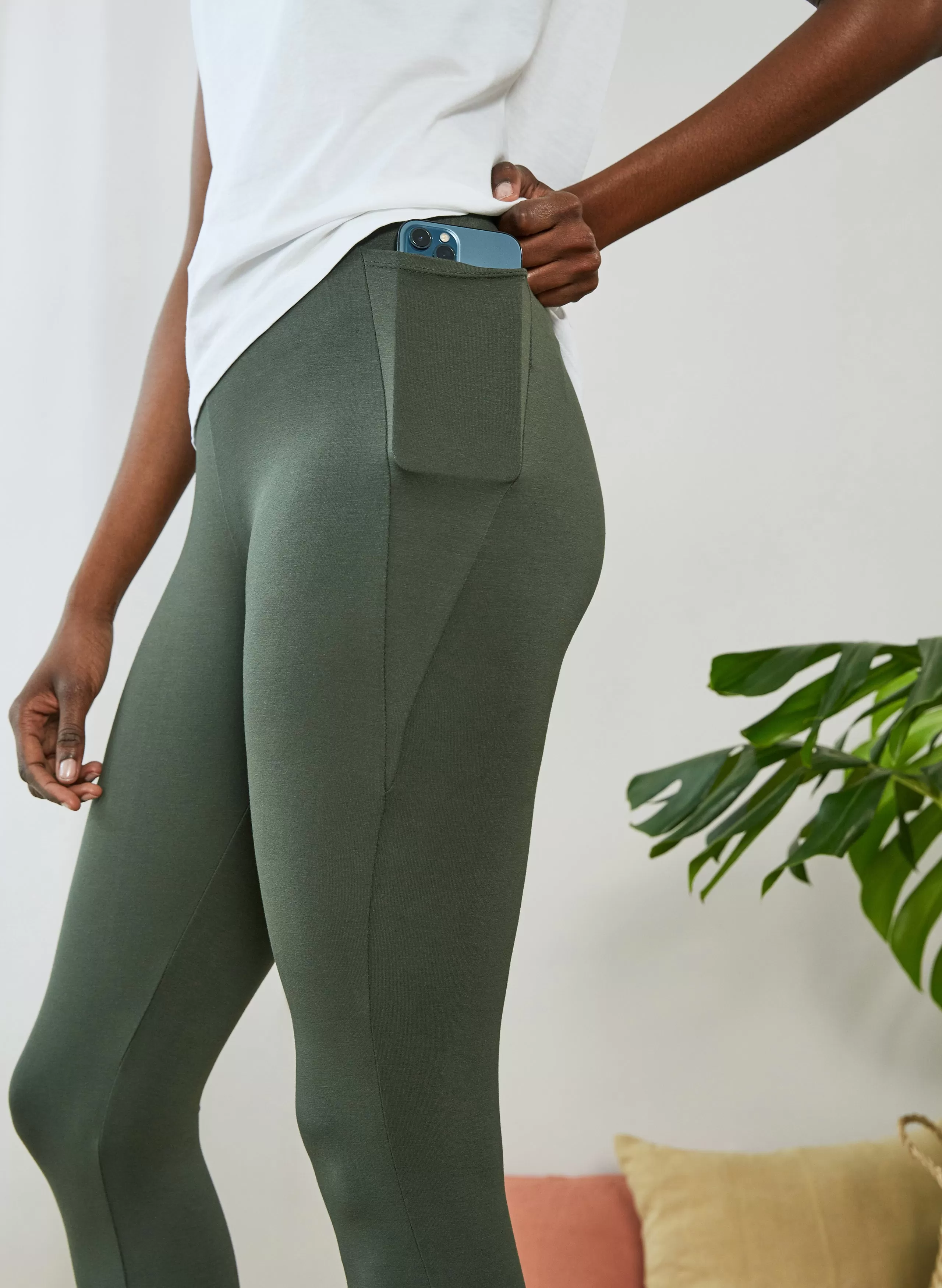 Brandi Pocket Leggings with LENZING™ ECOVERO™