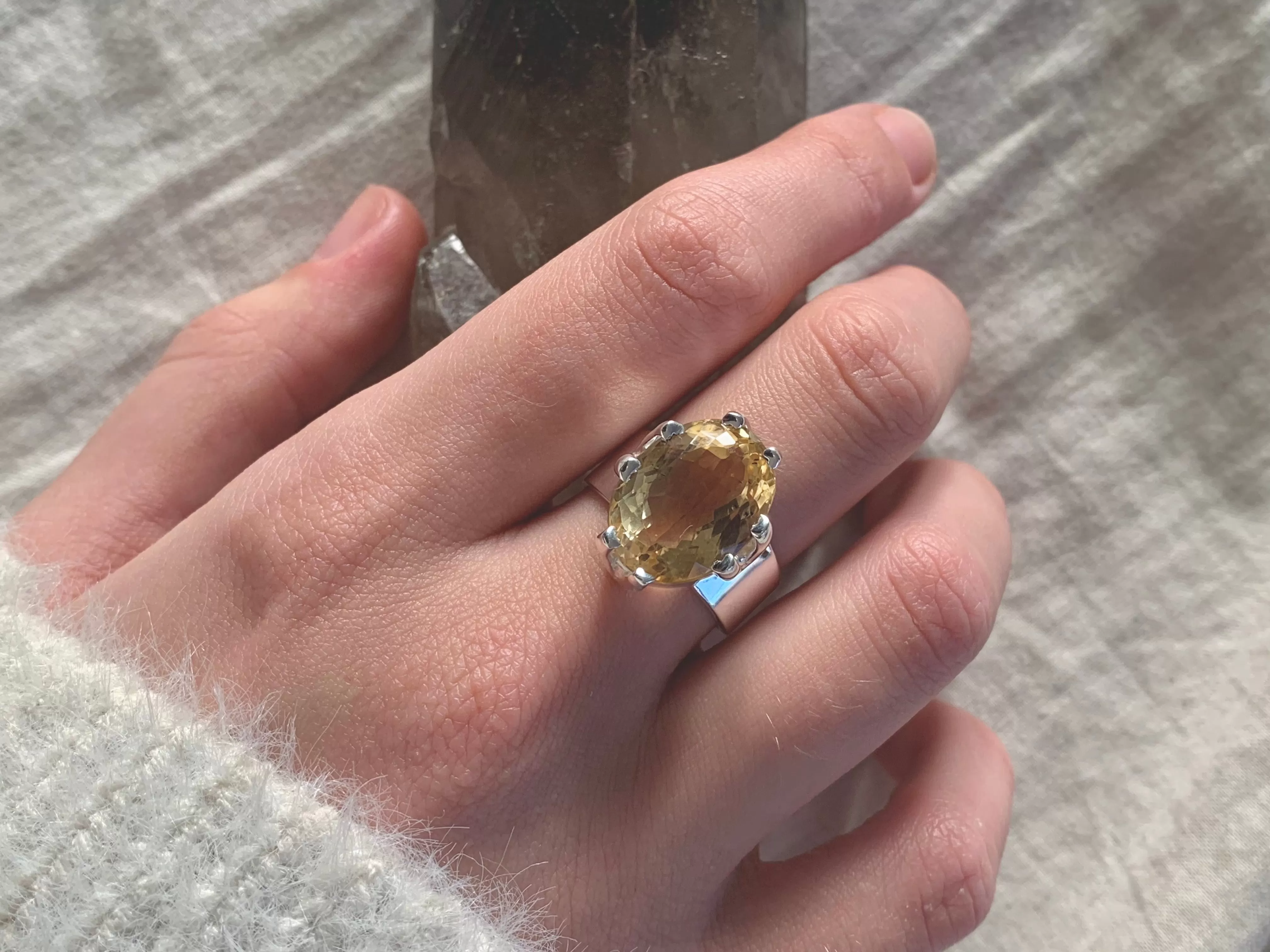 Citrine Tanwen Ring - Large Oval (US 7 & 8)