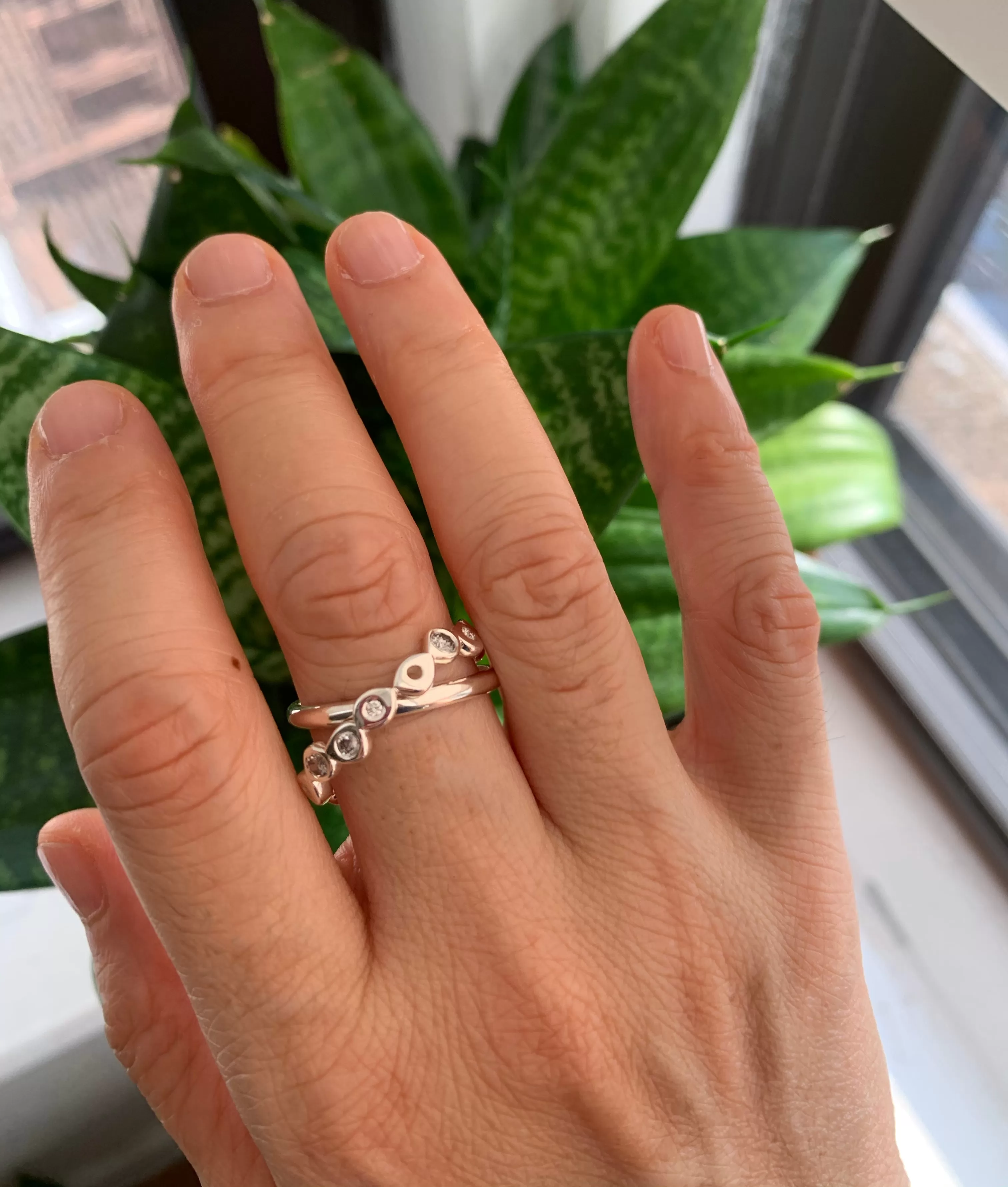 Connected Rolling Ring Bands with diamonds