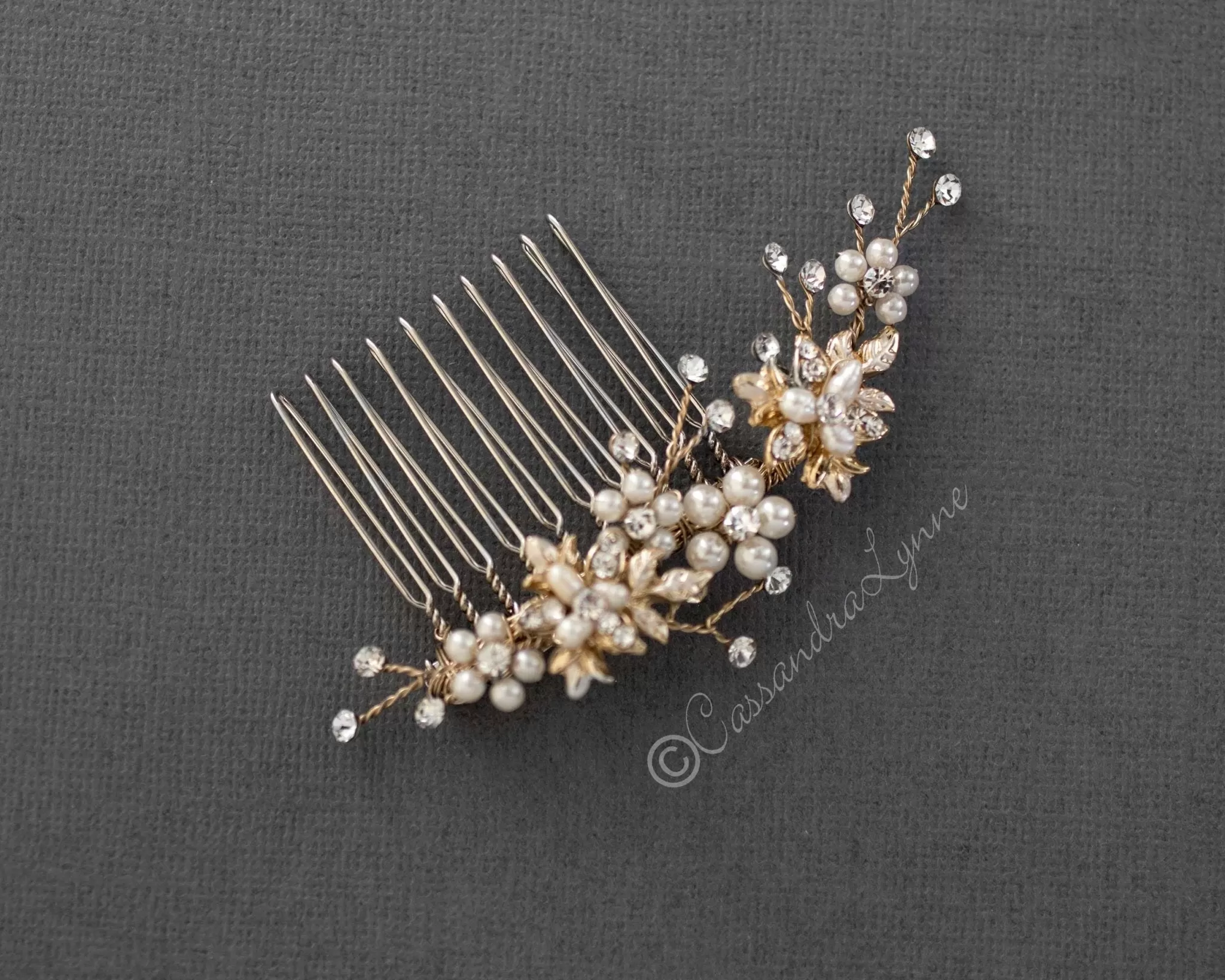 Small Delicate Bridal Hair Comb with Pearls